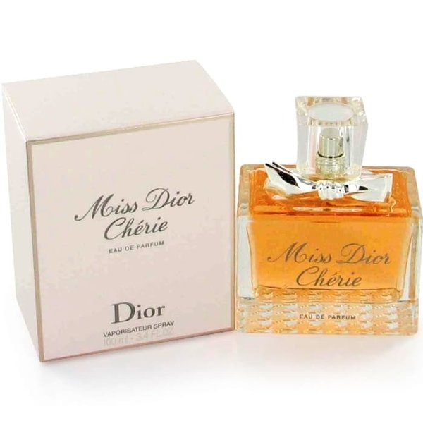 Nước hoa Miss Dior có gì mà khiến chị em mê mẩn đến vậy