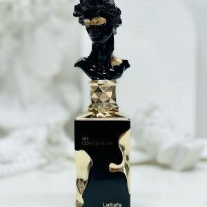 Chai nước hoa His Confession đặt trên nền tối, ánh sáng chiếu nhẹ tạo hiệu ứng sang trọng.